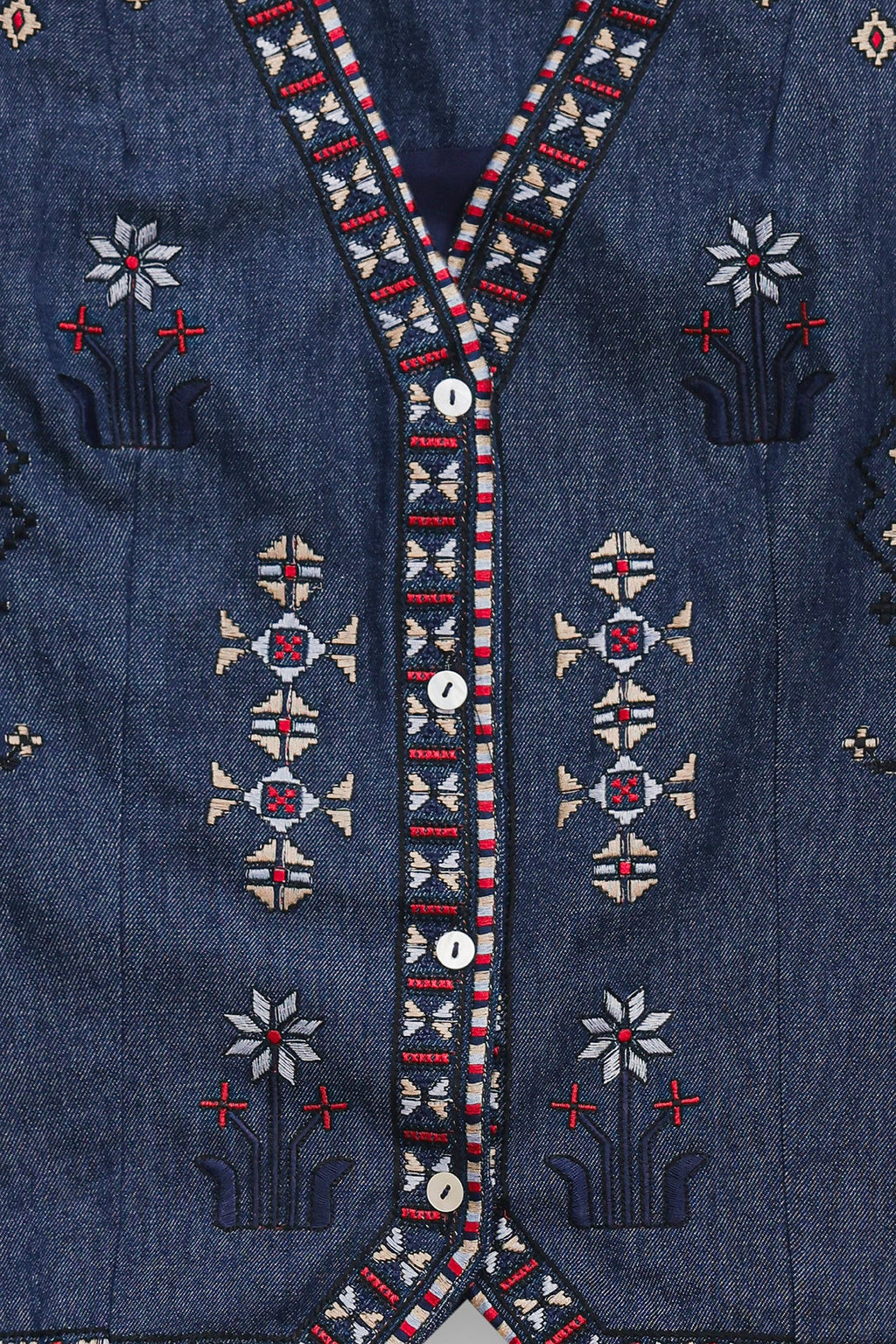 EMBROIDERED TOP (E1022/101/621)