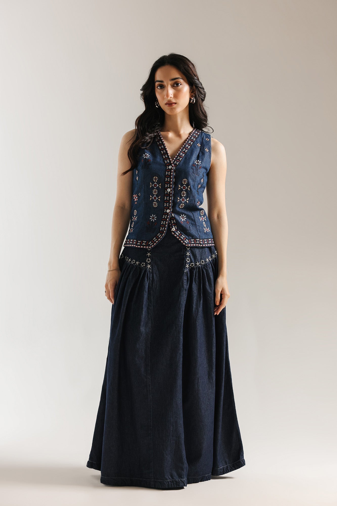 EMBROIDERED SKIRT (E1038/101/906)