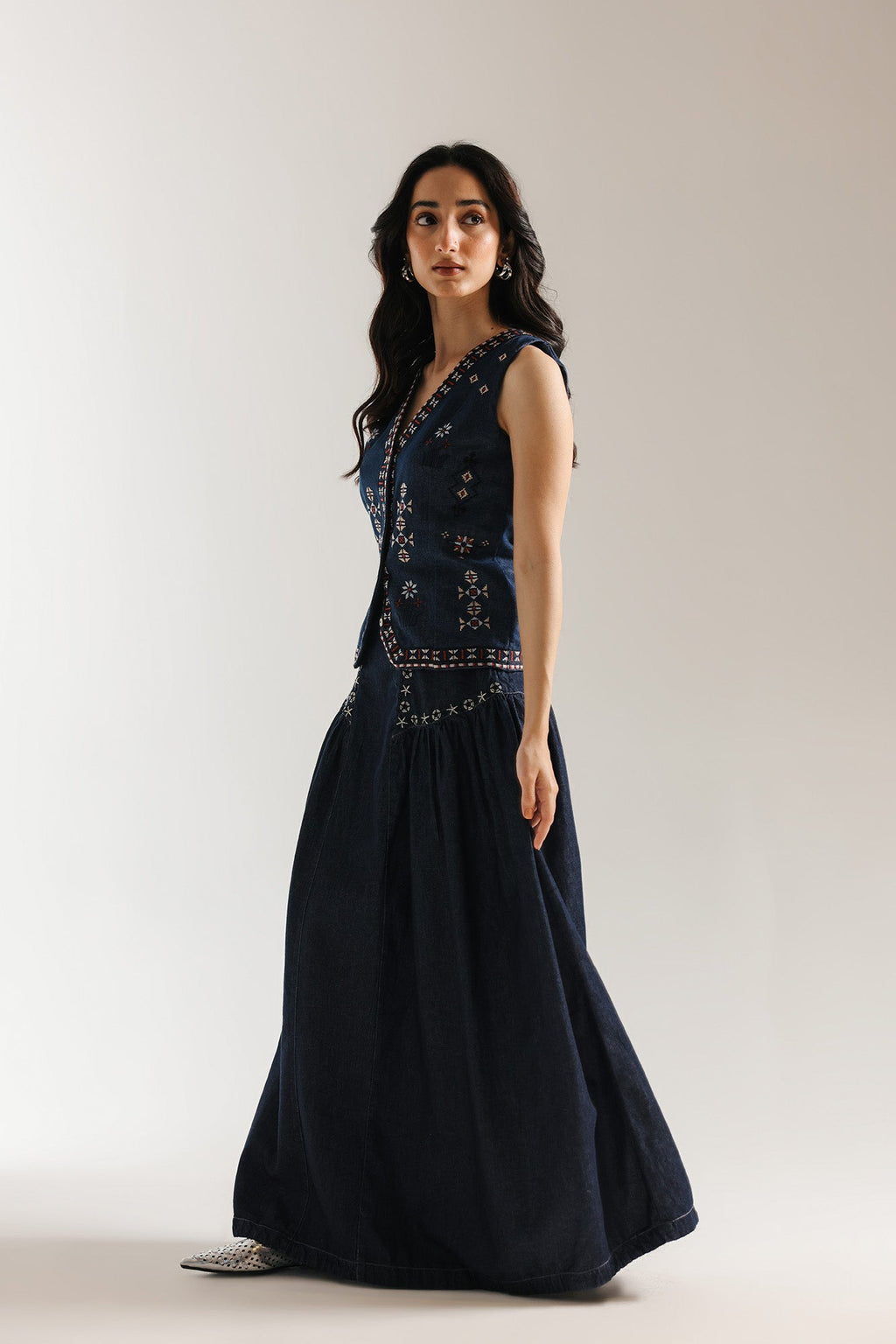 EMBROIDERED SKIRT (E1038/101/906)