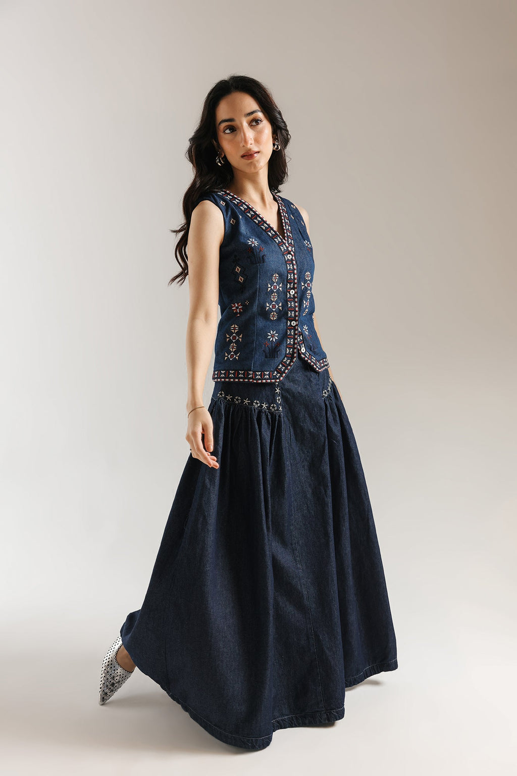 EMBROIDERED SKIRT (E1038/101/906)