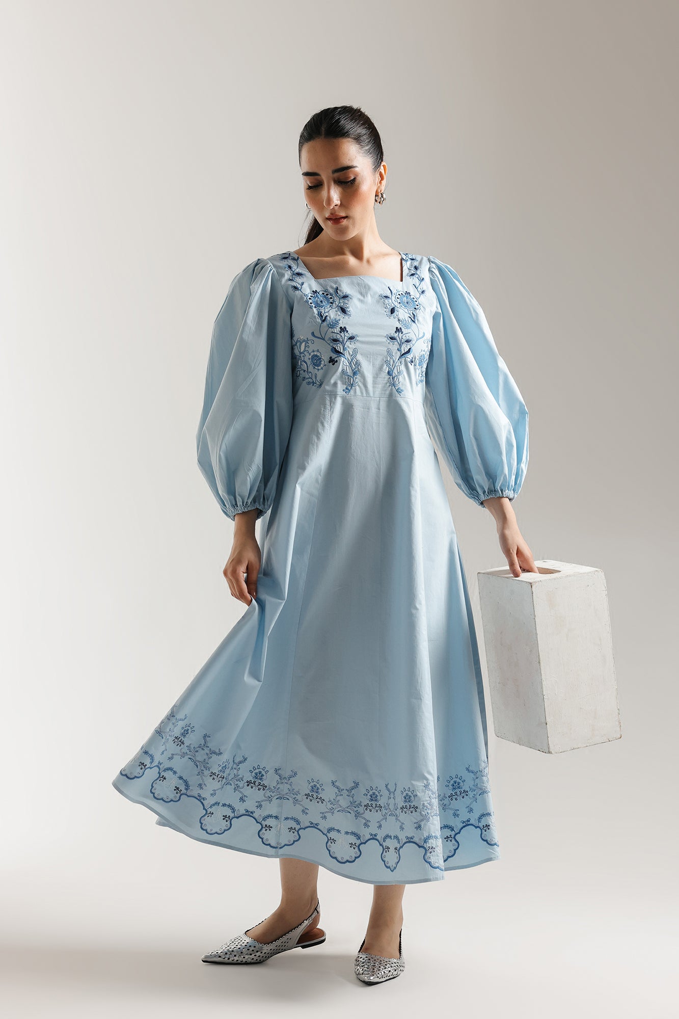 DRESS (E3089/108/611)