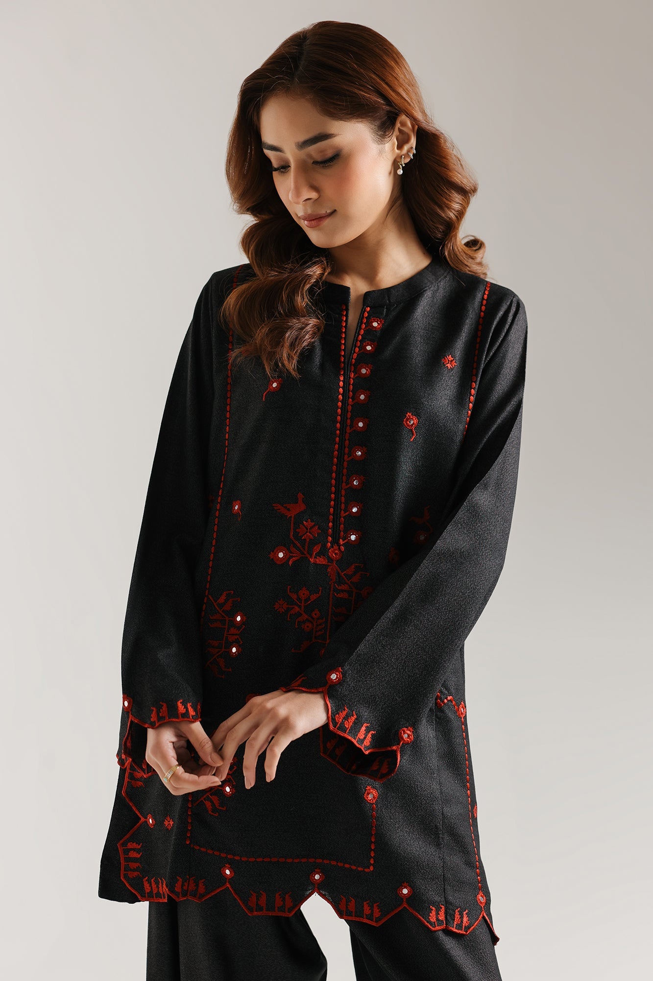 EMBROIDERED SUIT (E7044/102/902)