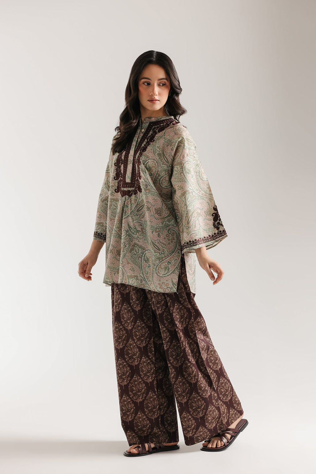 EMBROIDERED DRESS (E7531/102/326)
