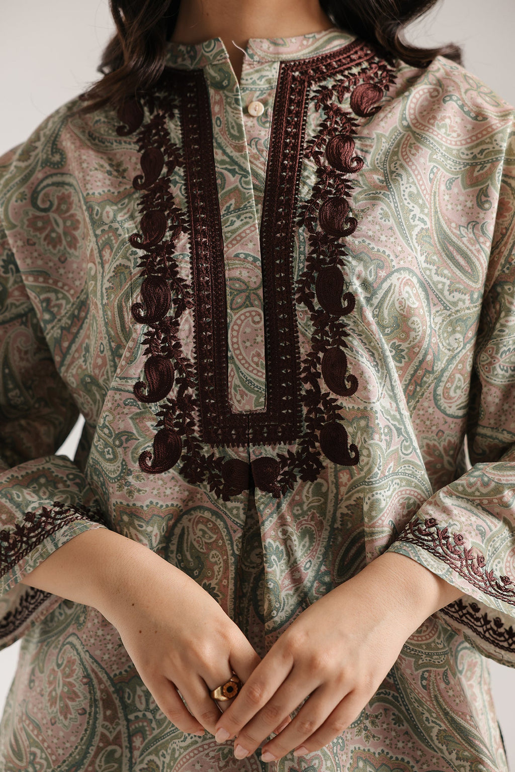 EMBROIDERED DRESS (E7531/102/326)